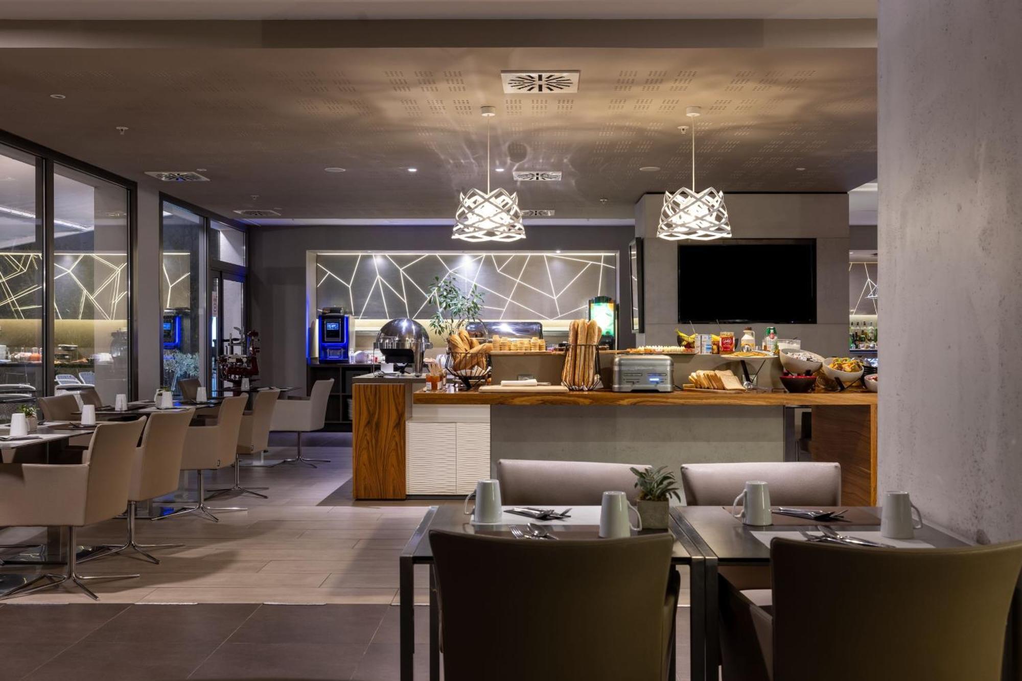 Ac Hotel By Marriott Marseille Prado Velodrome מראה חיצוני תמונה