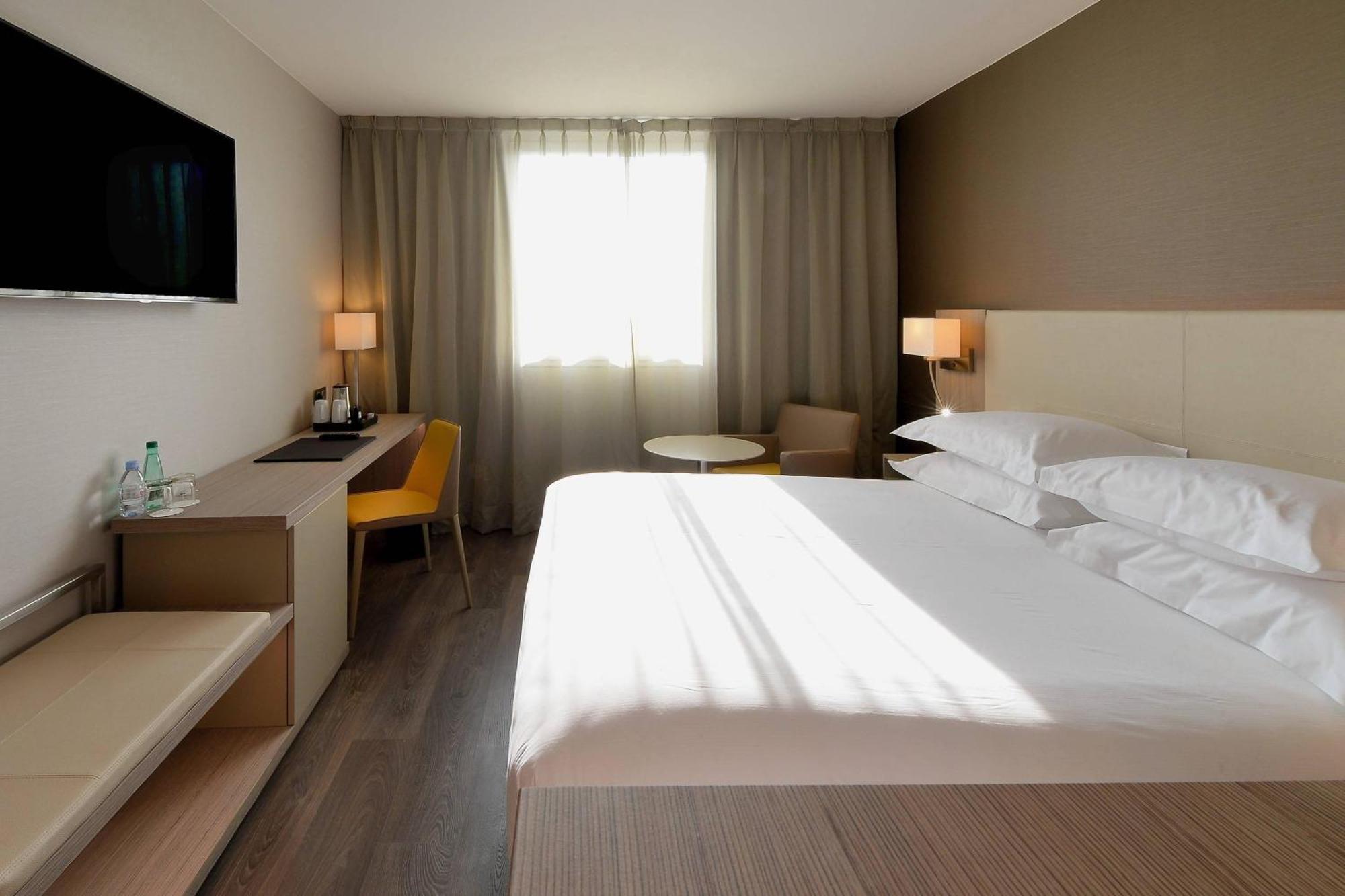 Ac Hotel By Marriott Marseille Prado Velodrome מראה חיצוני תמונה