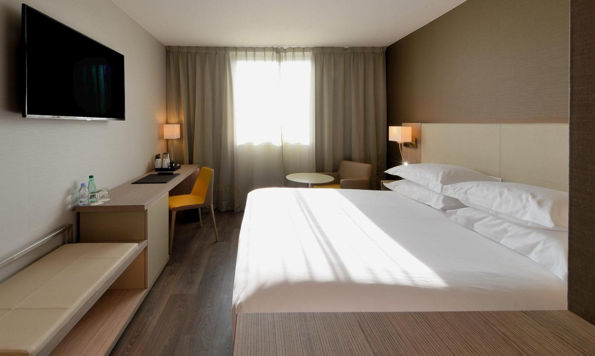 Ac Hotel By Marriott Marseille Prado Velodrome מראה חיצוני תמונה