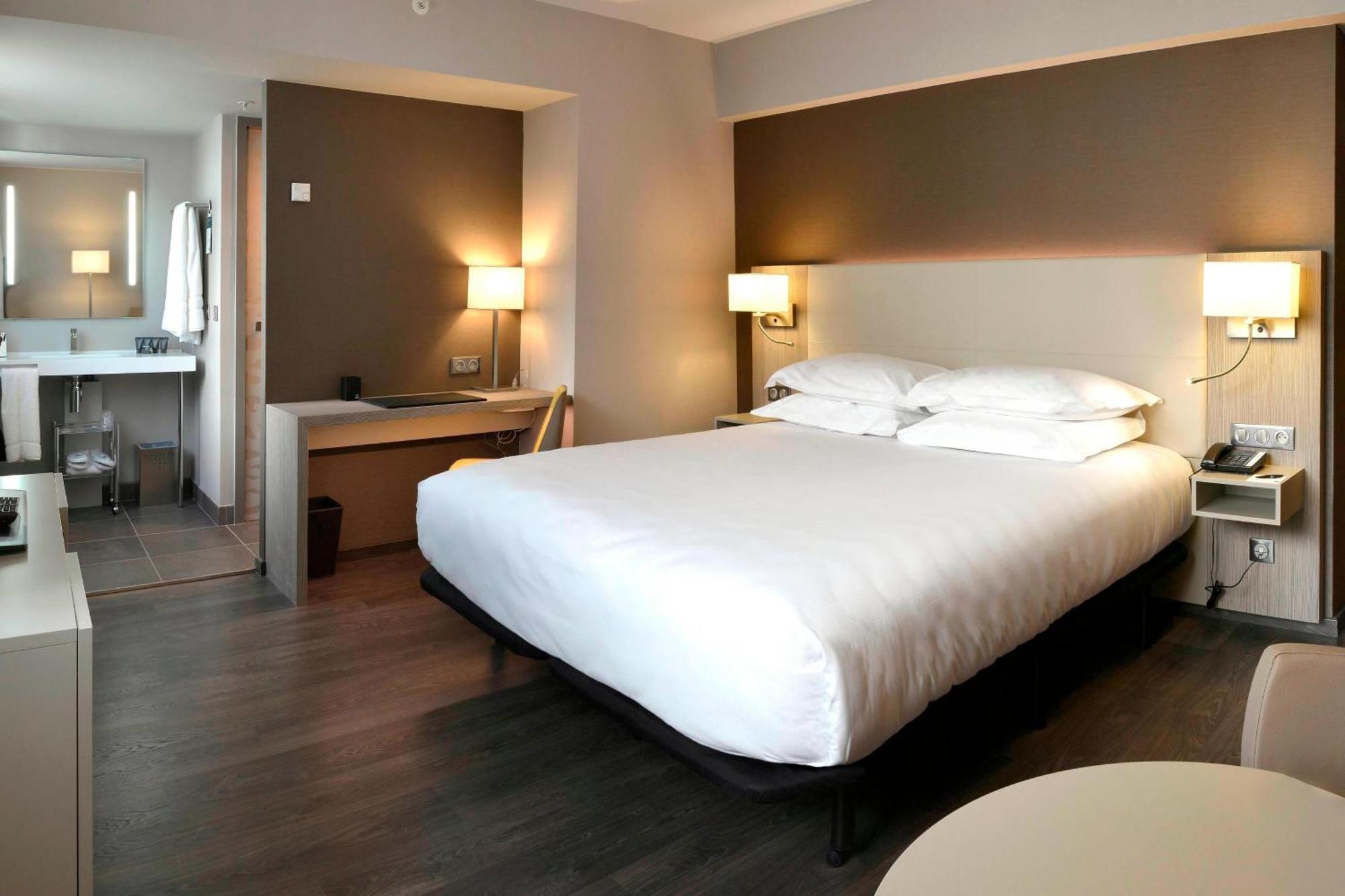 Ac Hotel By Marriott Marseille Prado Velodrome מראה חיצוני תמונה
